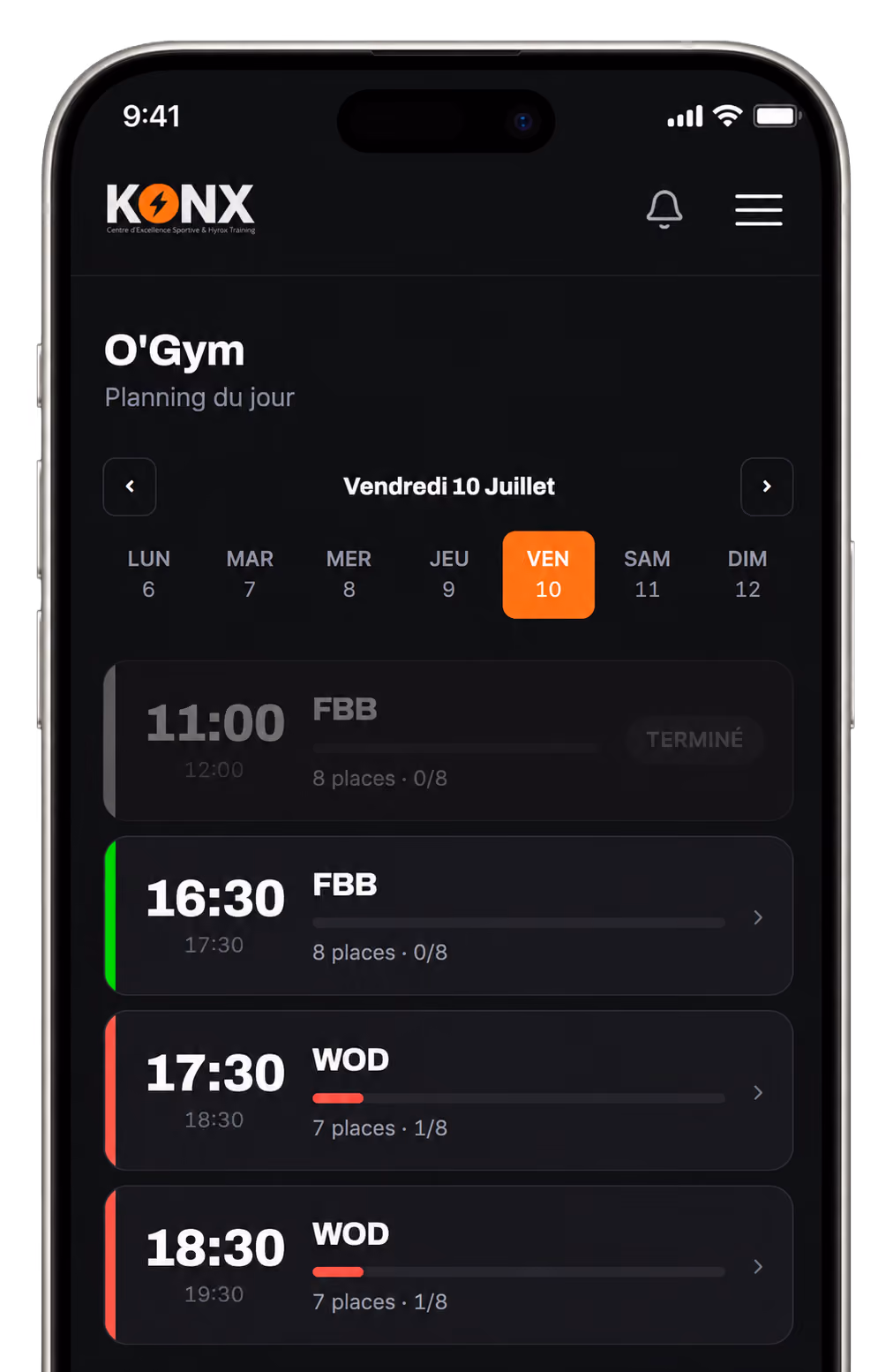Écran d'application KONX montrant planning gym du 10 juillet avec créneaux FBB et WOD et places disponibles.