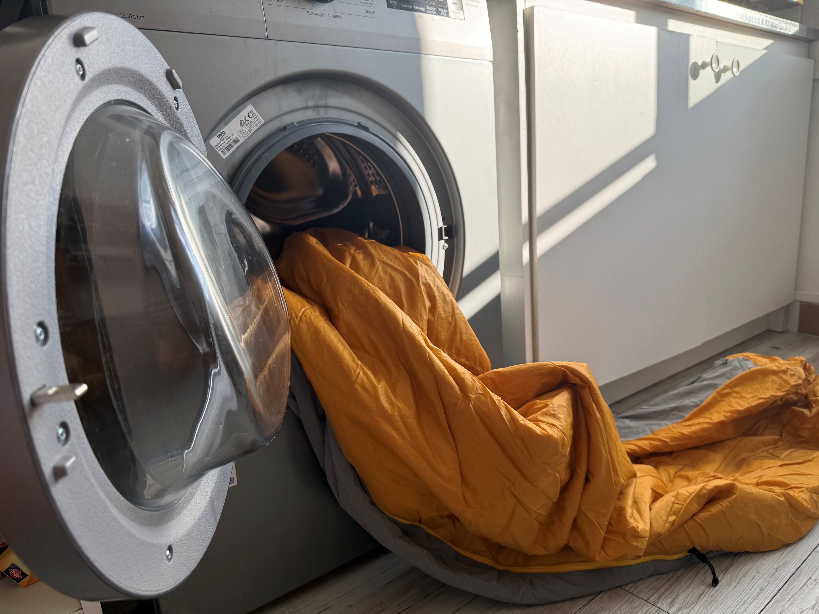 Laver un sac de couchage en duvet : la méthode pour ne pas l'abîmer