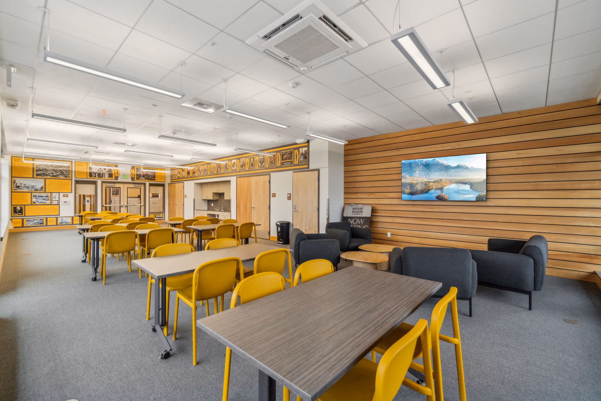 Business center lounge