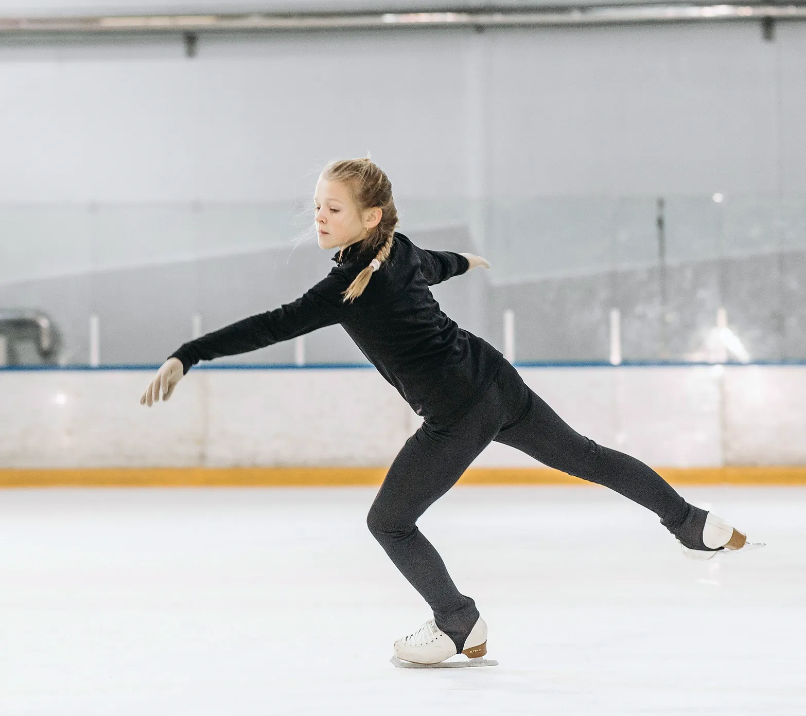 Skating Girl Image
