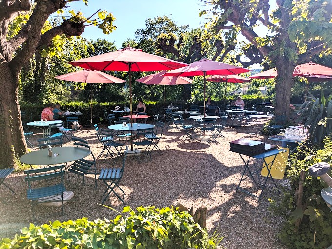 terrasse de l'ancien hotel baudy giverny monet