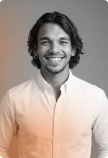 Aron Tinga - Property Advisor