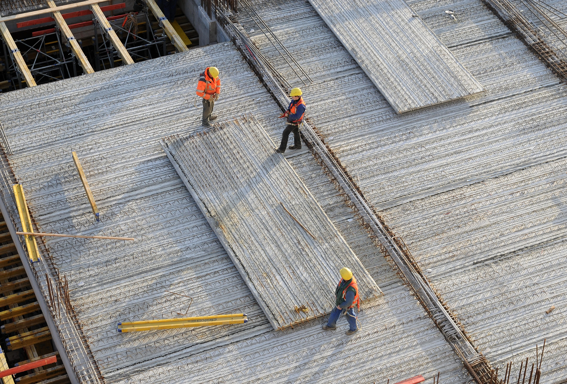Hochbau-Baustelle mit synchronisierten Gewerken, Branche Building Construction bei CONBENE