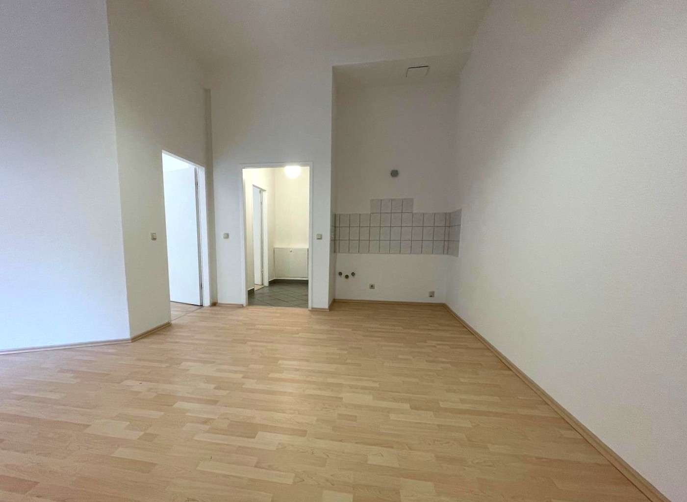 Drei Gewerbeeinheiten in bester Geschäftslage in der Frechener Innenstadt