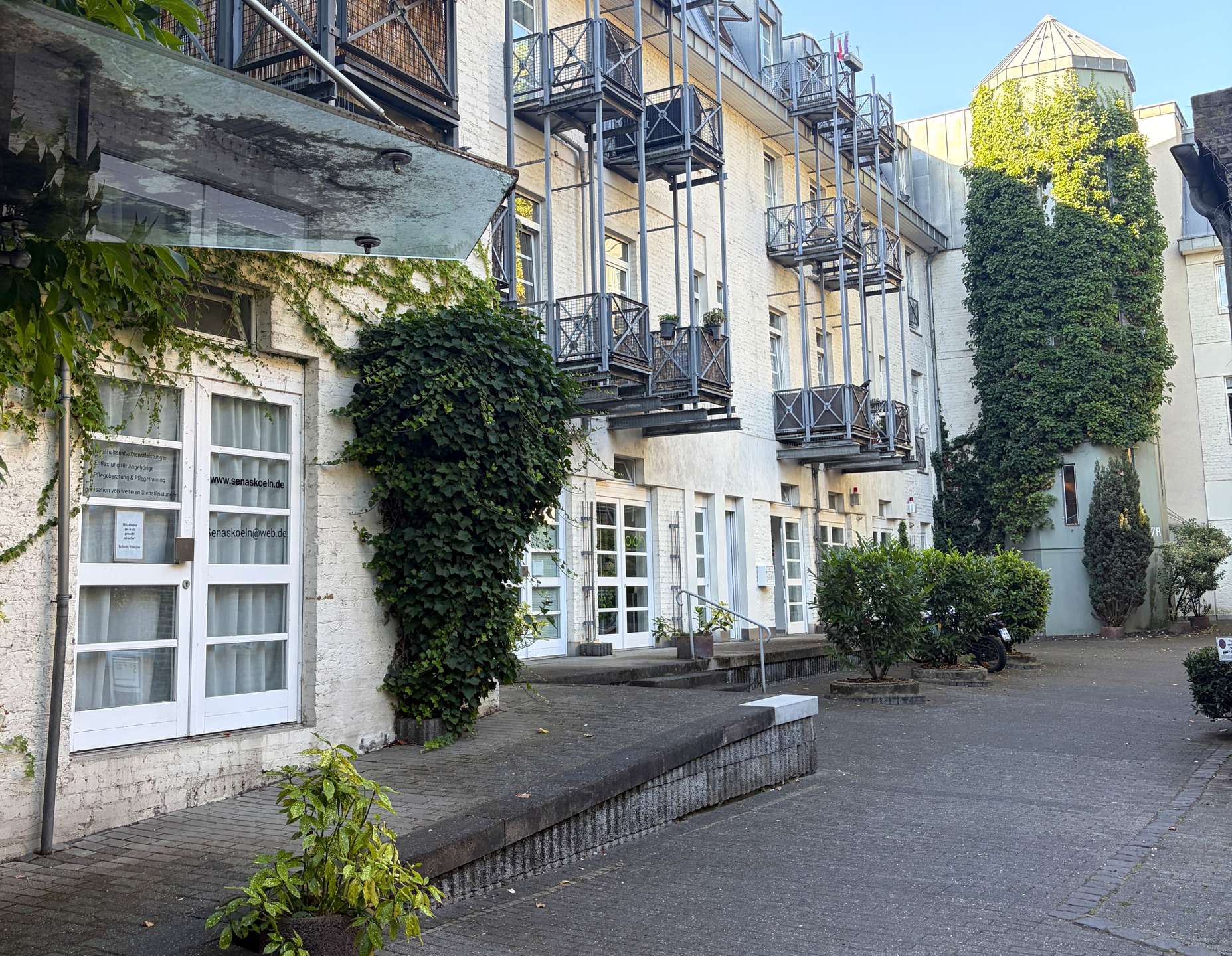 Drei Gewerbeeinheiten in bester Geschäftslage in der Frechener Innenstadt