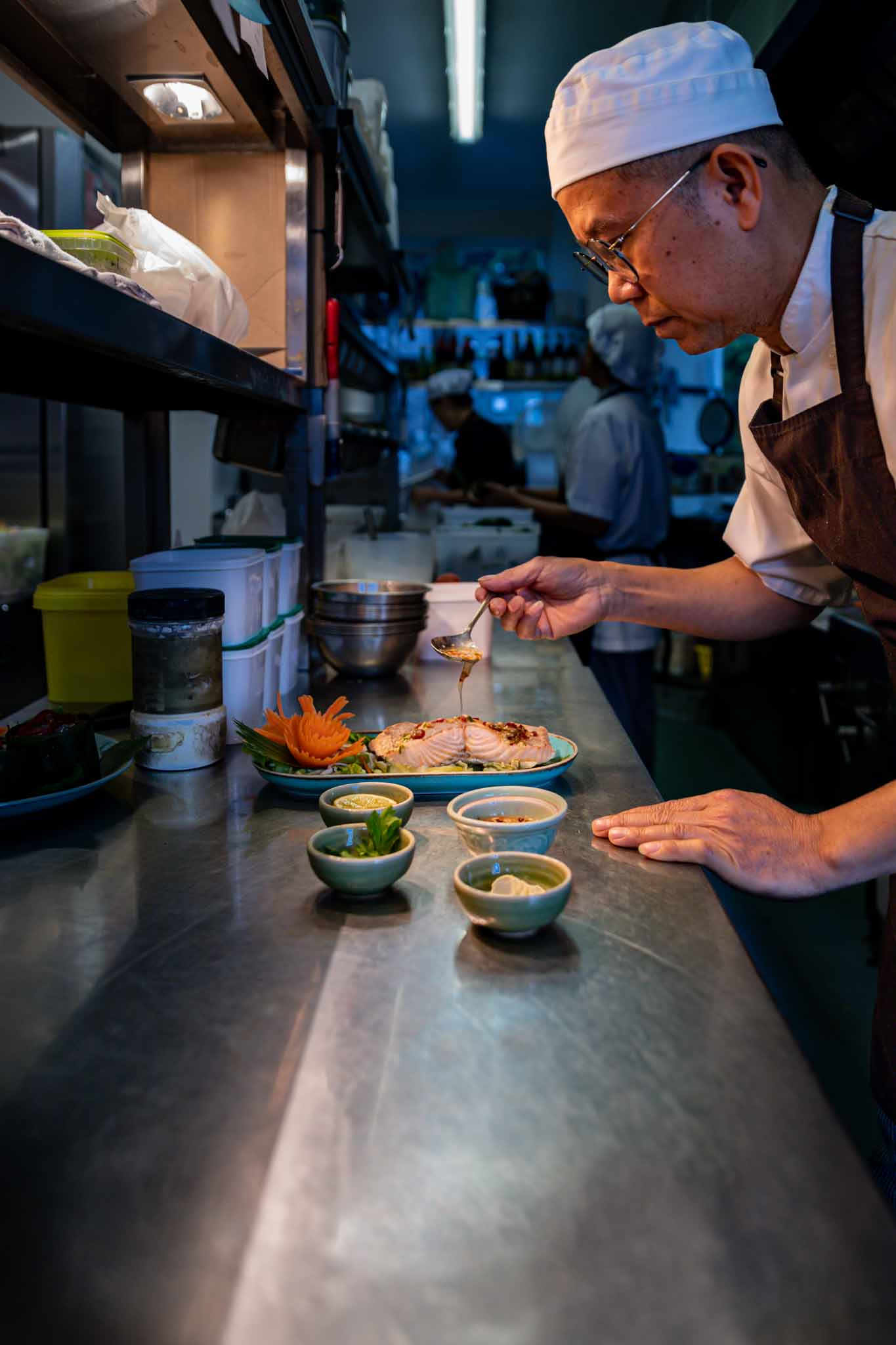 Demonstrating the focus and expertise of Doi Intanon's staff.