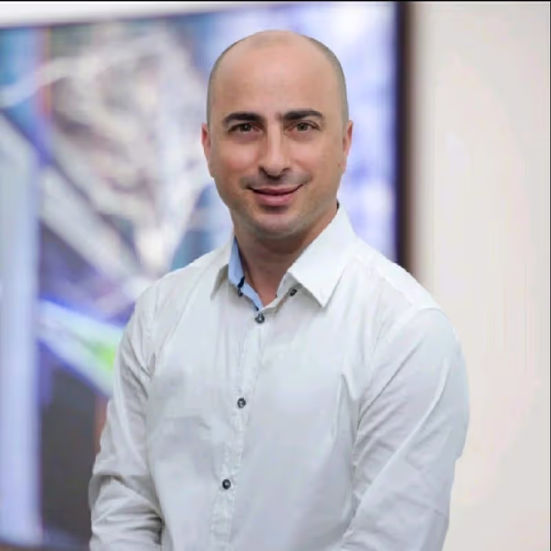 Headshot of Itzik Iluz