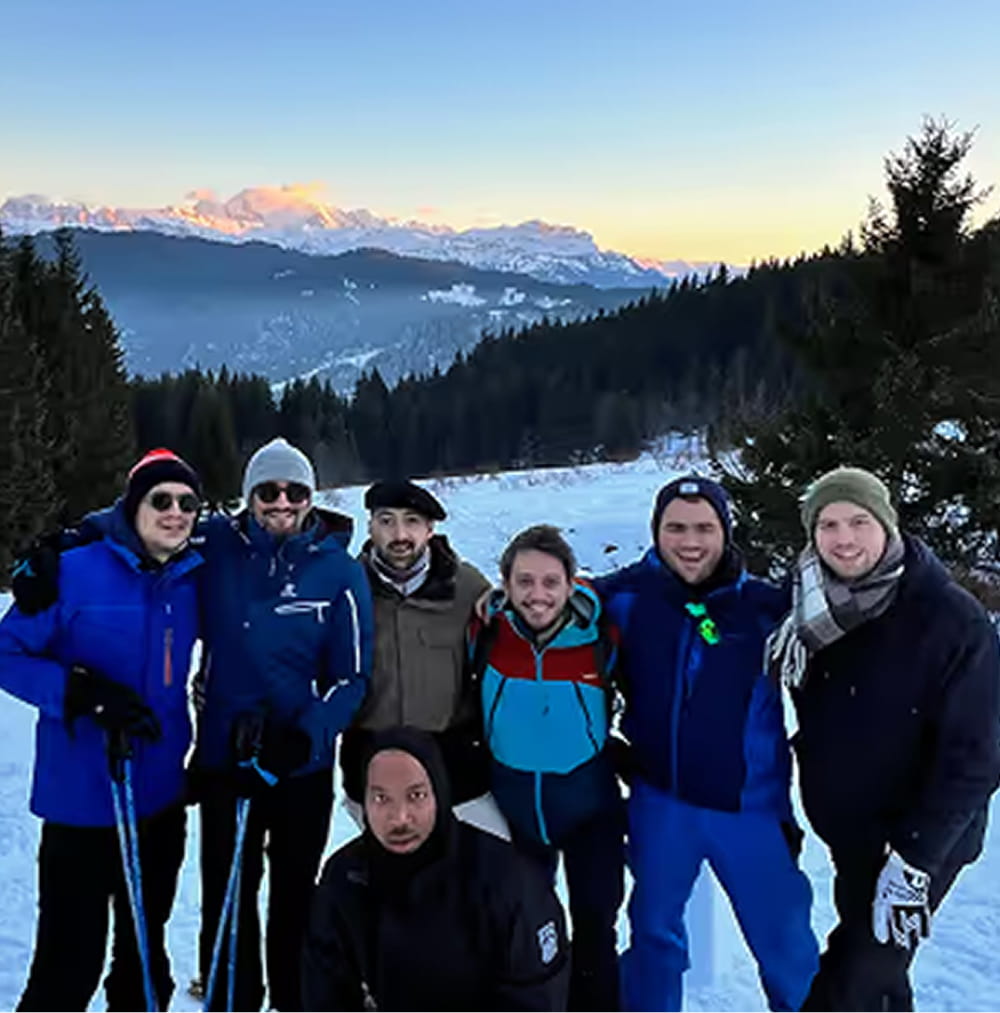 L'équipe Primo à la montagne lors d'un séminaire