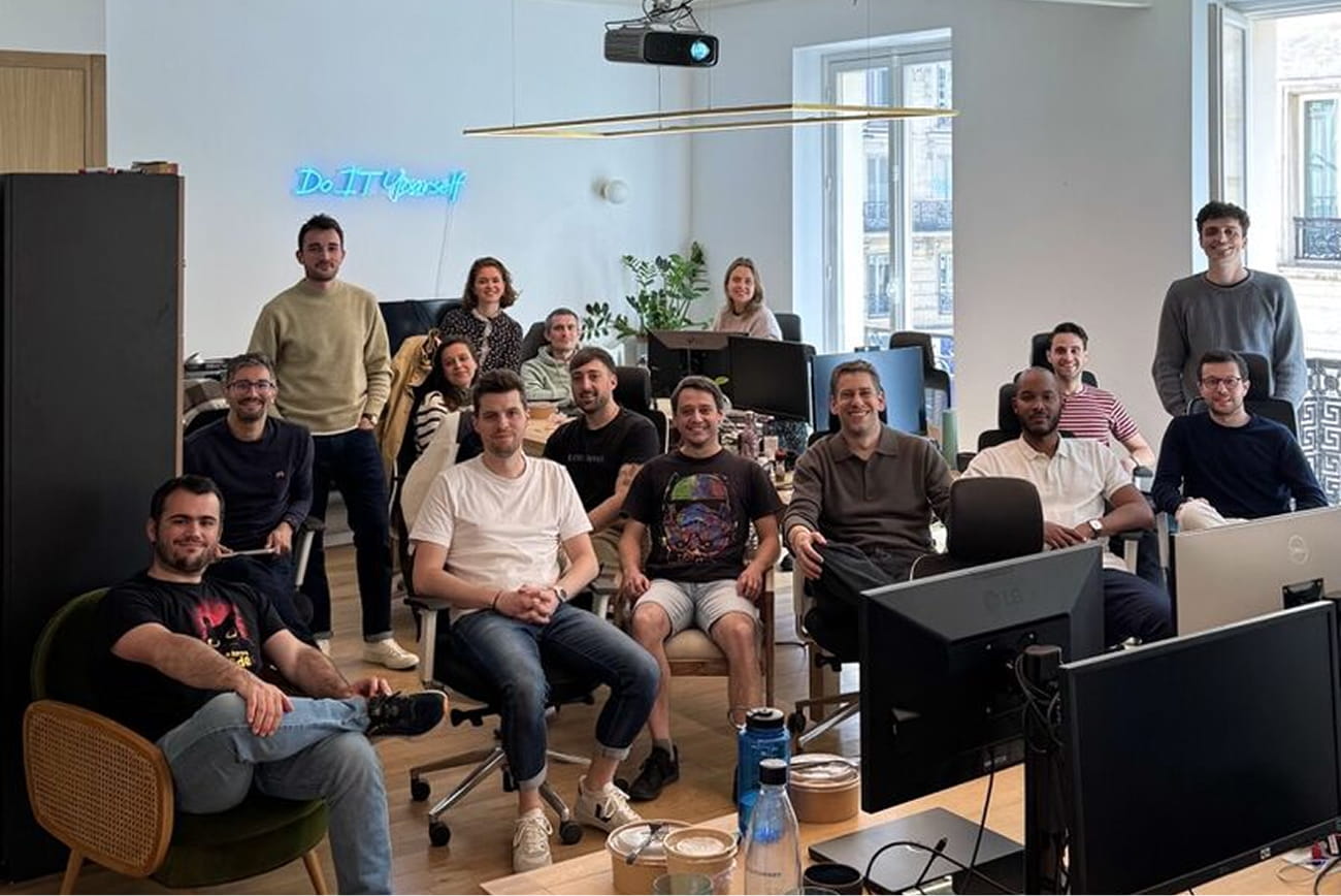 L'équipe Primo réunie dans les bureaux parisiens