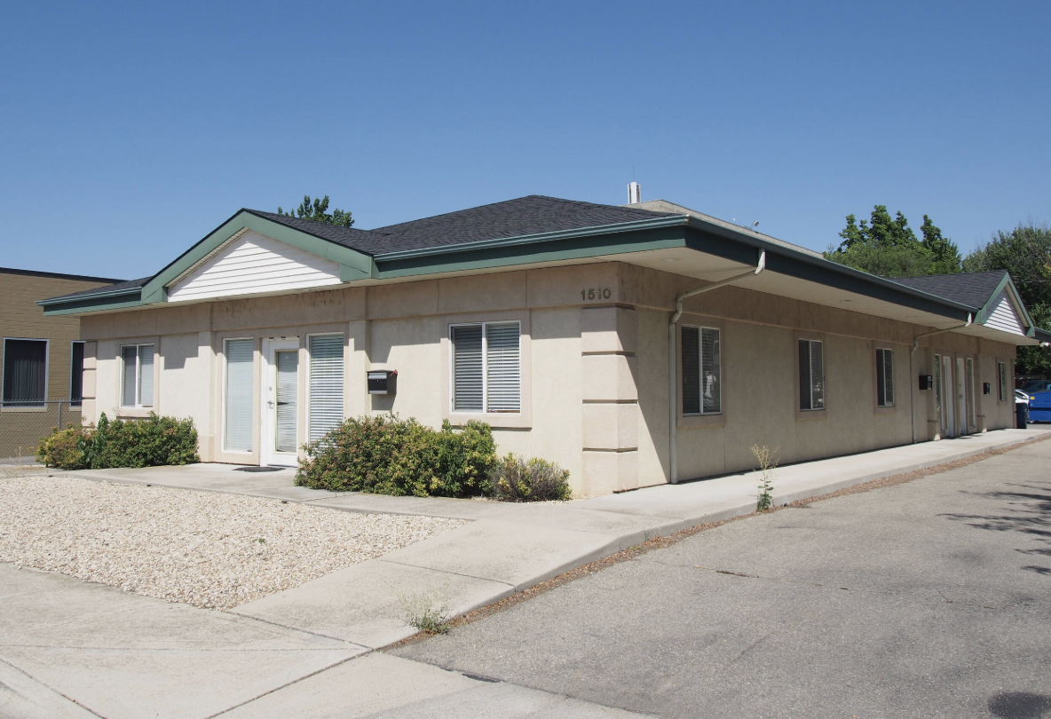 image of a school campus (for a edtech)