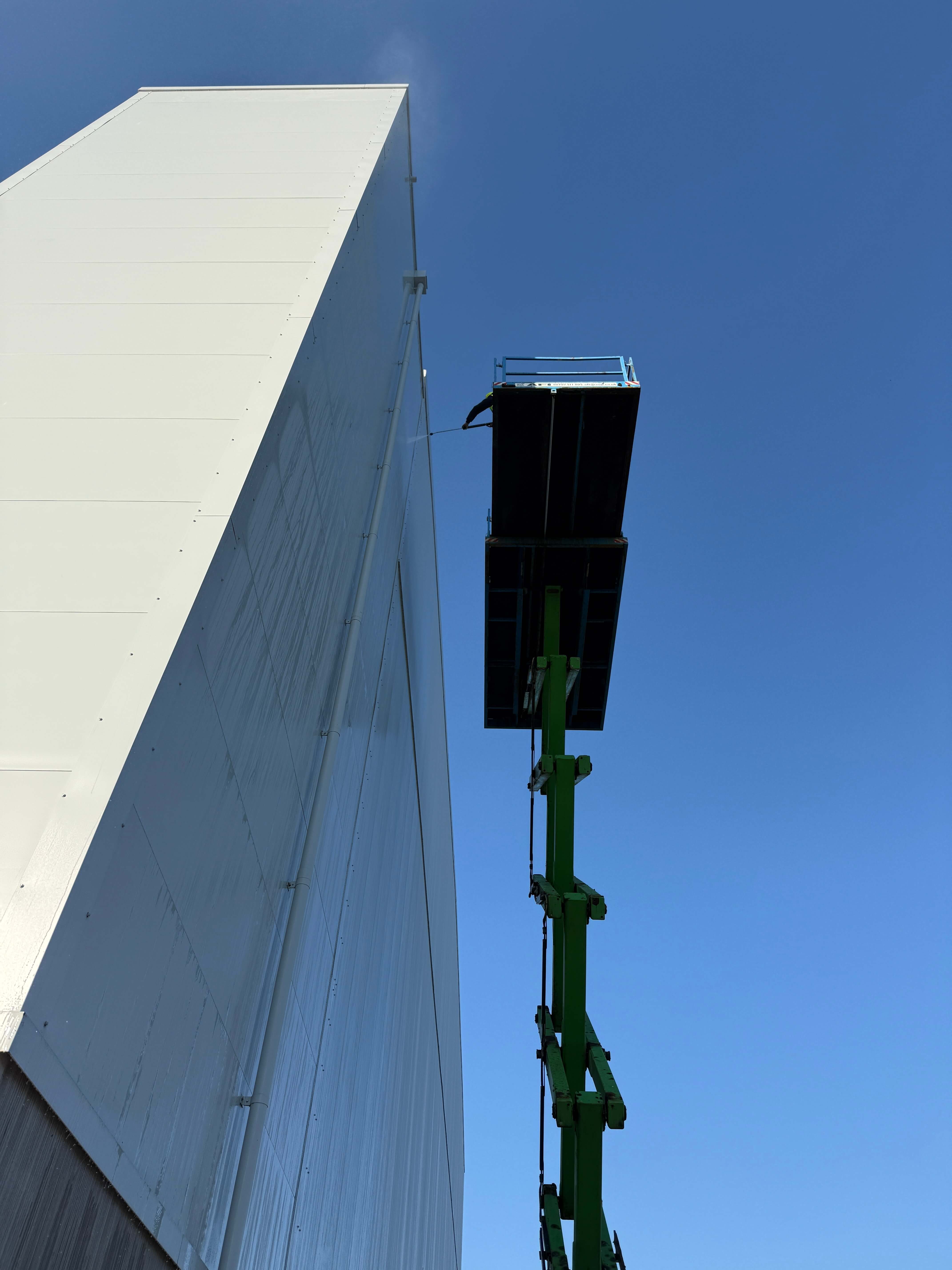 Shepperton Studios; Large-Scale Cladding Spray Painting Project