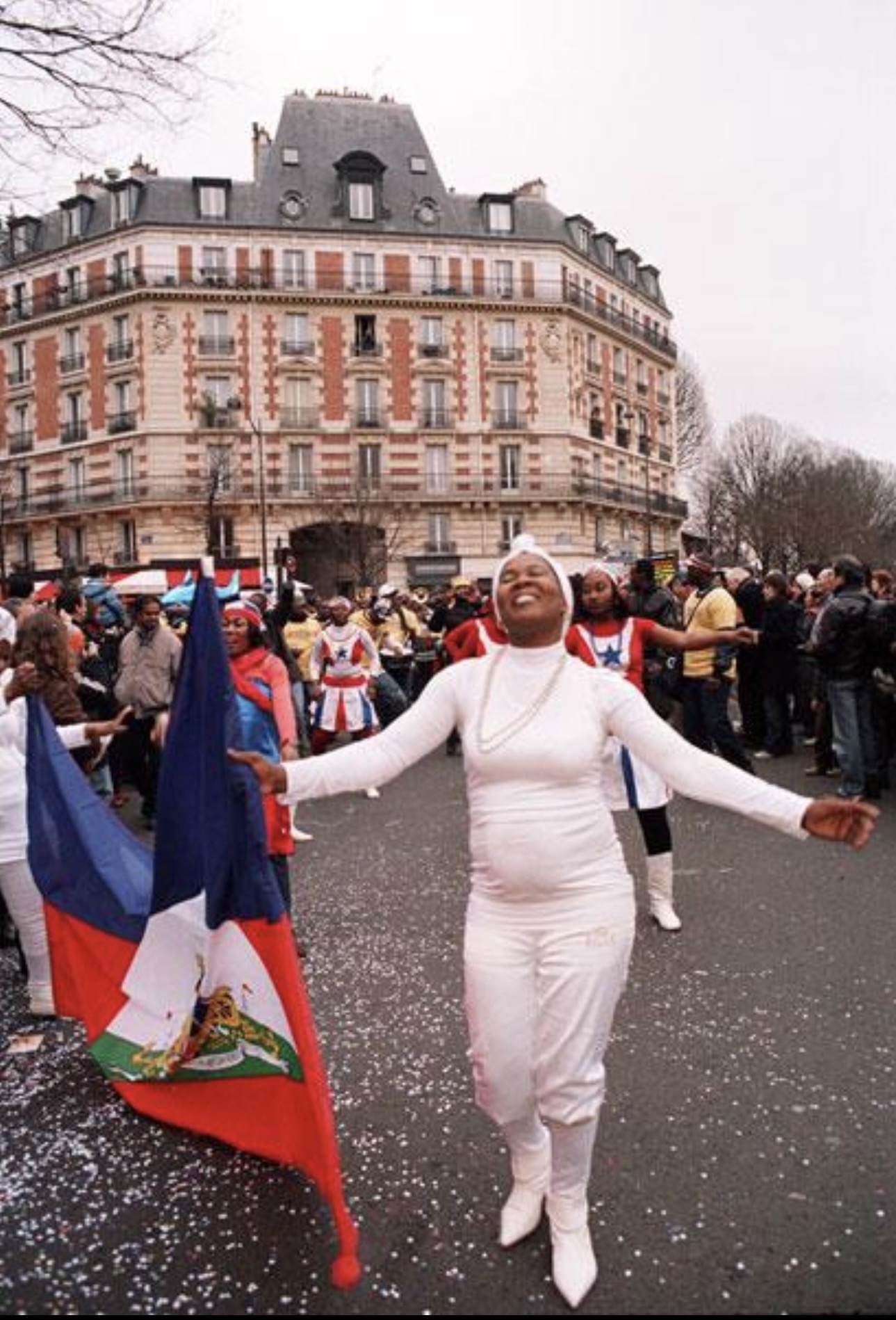 Les Haïtiens de Paris réclament la réouverture de l'aéroport Toussaint Louverture