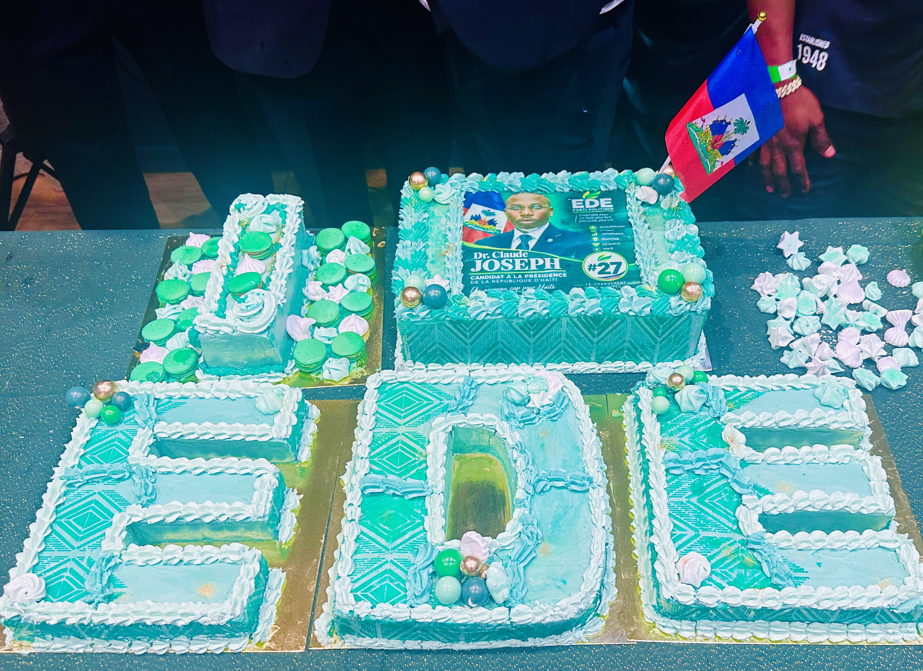 Le gâteau d'anniversaire des cinq ans d'EDE-France