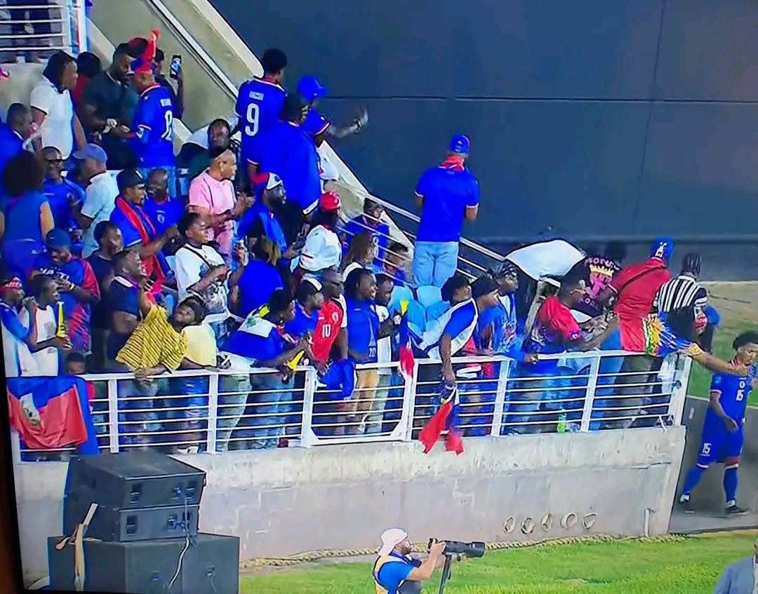 Supporters haïtiens dans les tribunes