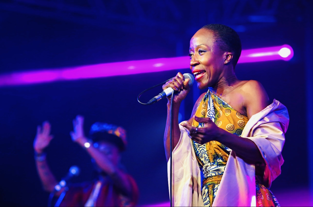 Mali : Rokia Traoré reprend la route de l'Europe, avec une étape au Cabaret Sauvage