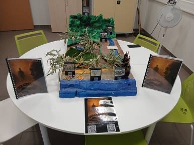 Les livrets Mémoire de l'Esclavage et la maquette réalisée par les jeunes de la MECS Les Terres Rouges