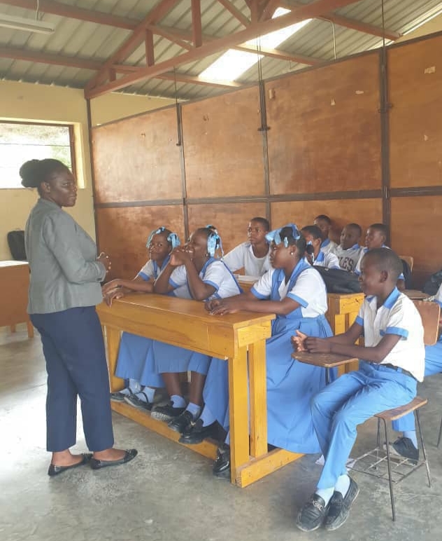 Journée mondiale des enseignants : l’éducatrice Maherline Antoine plaide pour la formation continue, levier pour moderniser l’école haïtienne