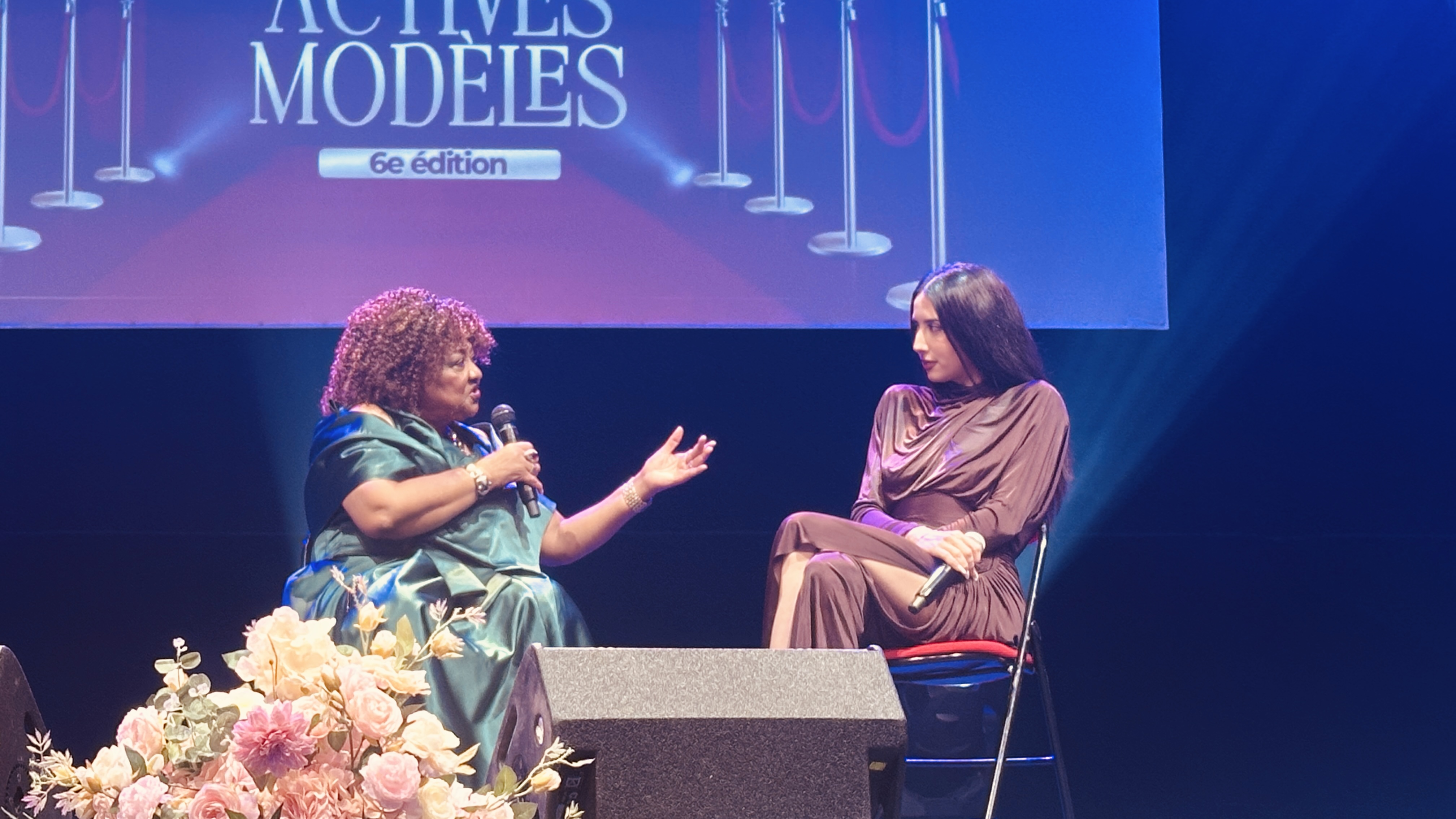 Huguette Marcelin et Naïka en entretien sur la scène de l'Espace Lumière