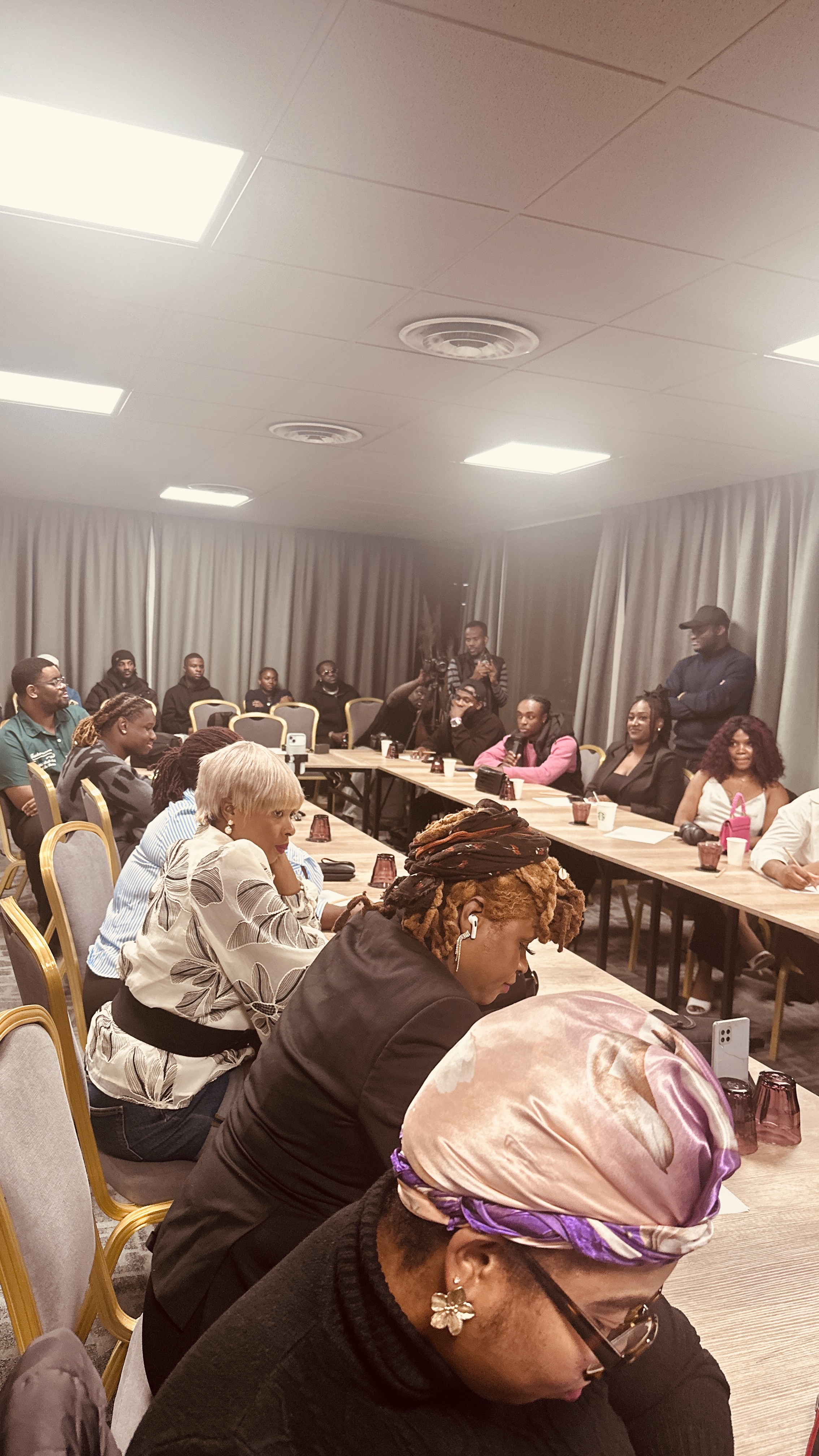 Conférence de presse d'Anie Alerte autour du concert ZILE