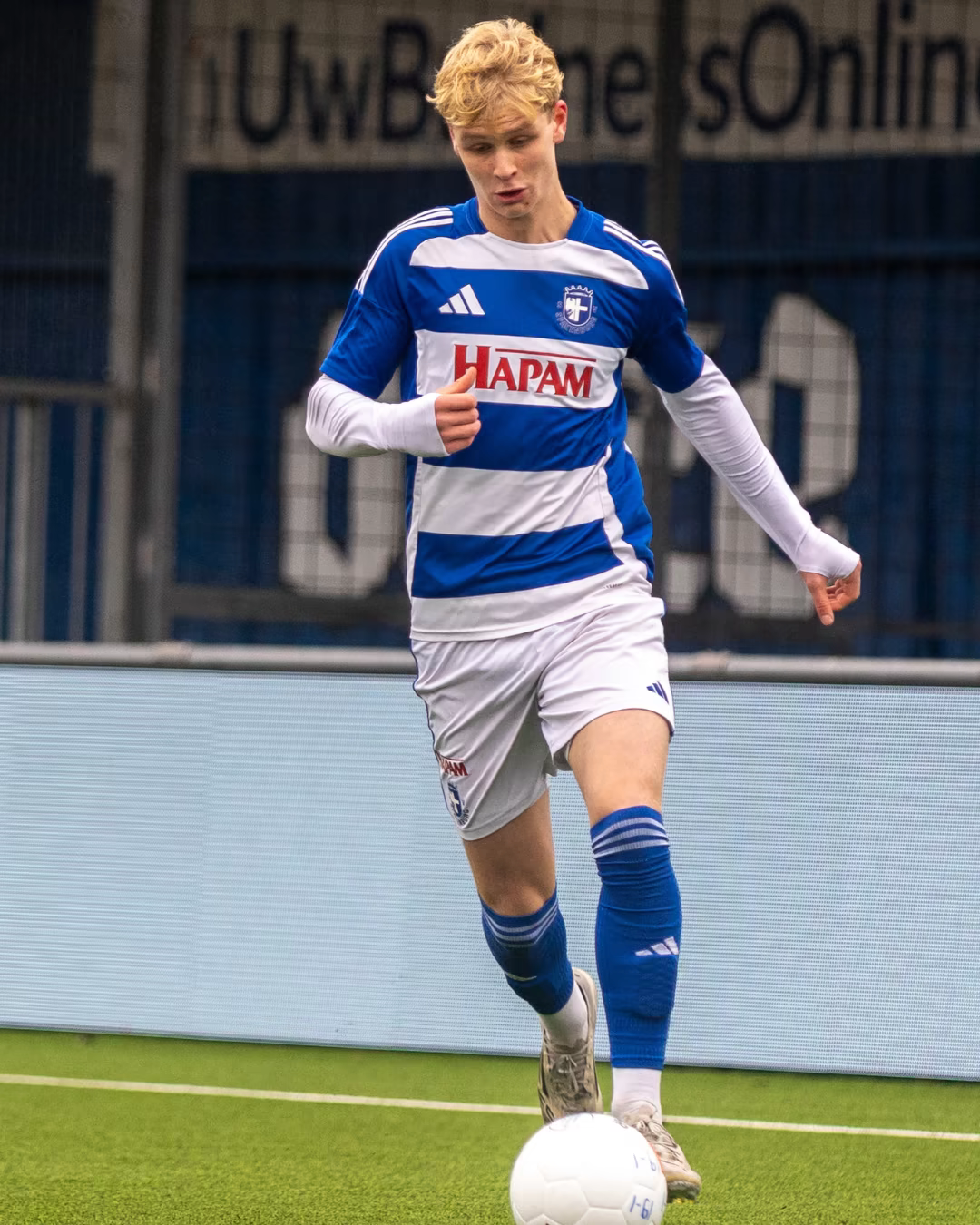 Job van Tellingen controlling the ball during a soccer match