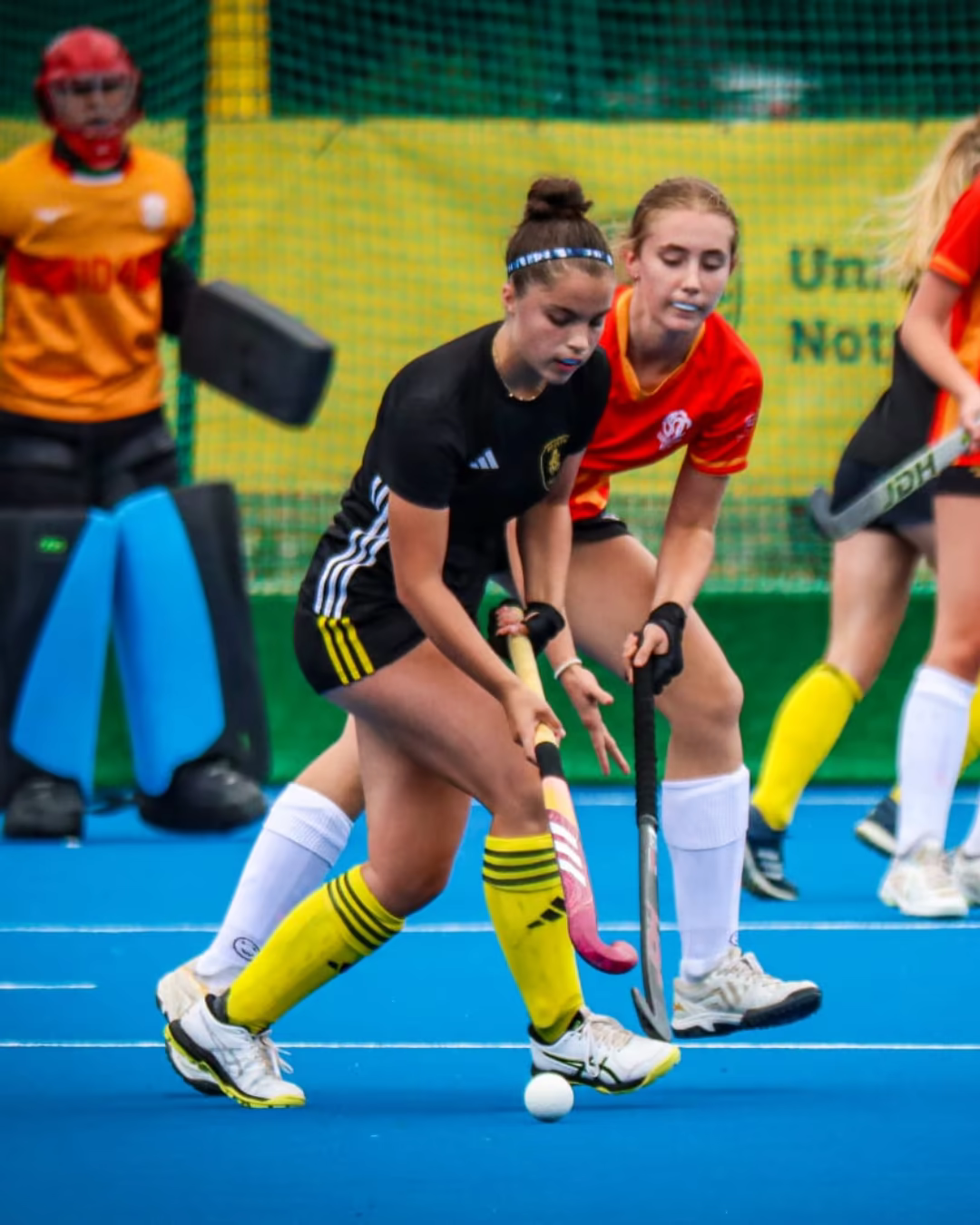 Jessie Mauro playing field hockey