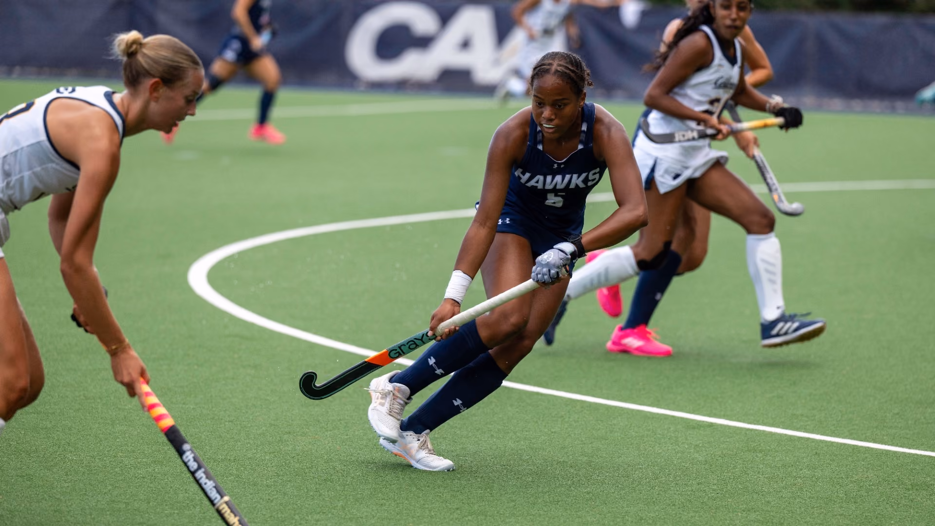 Florence van Doorn in actie voor Monmouth University