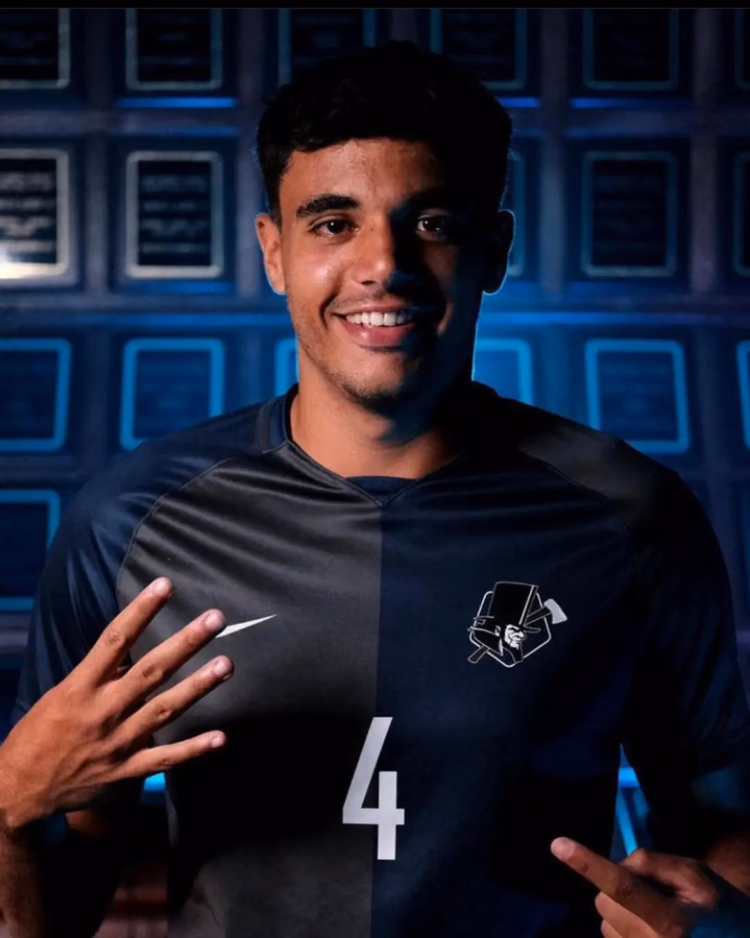 LEANDRO DOS SANTOS commitment image