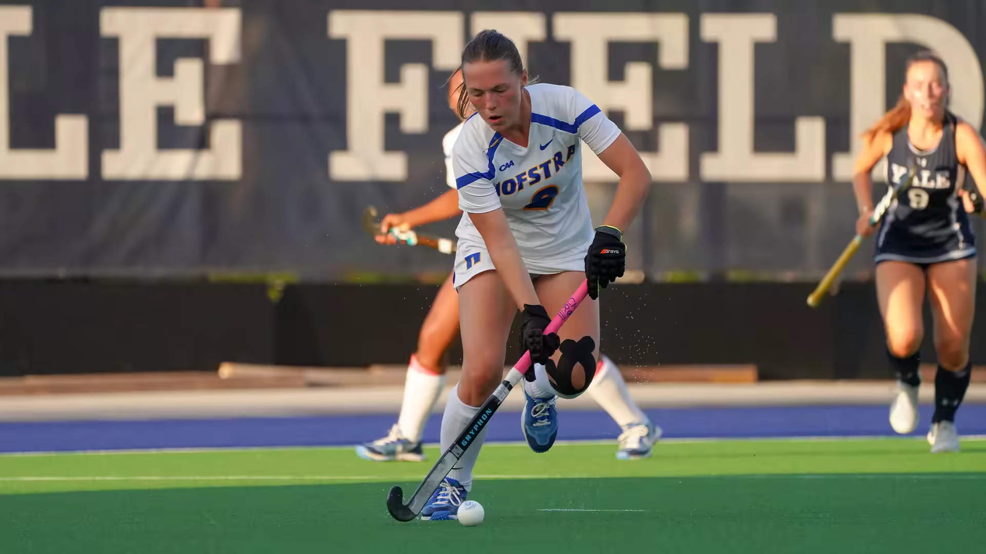 Kesia Richardson playing college field hockey