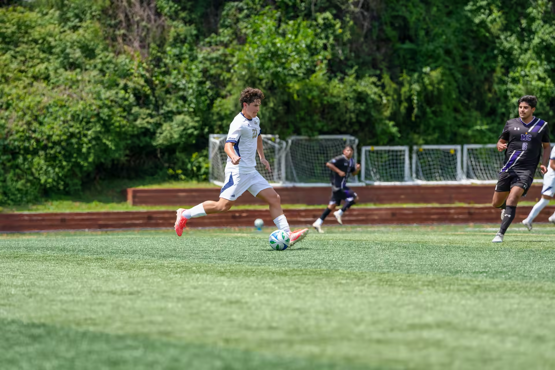Luciano Zuniga speelt collegevoetbal voor George Washington University