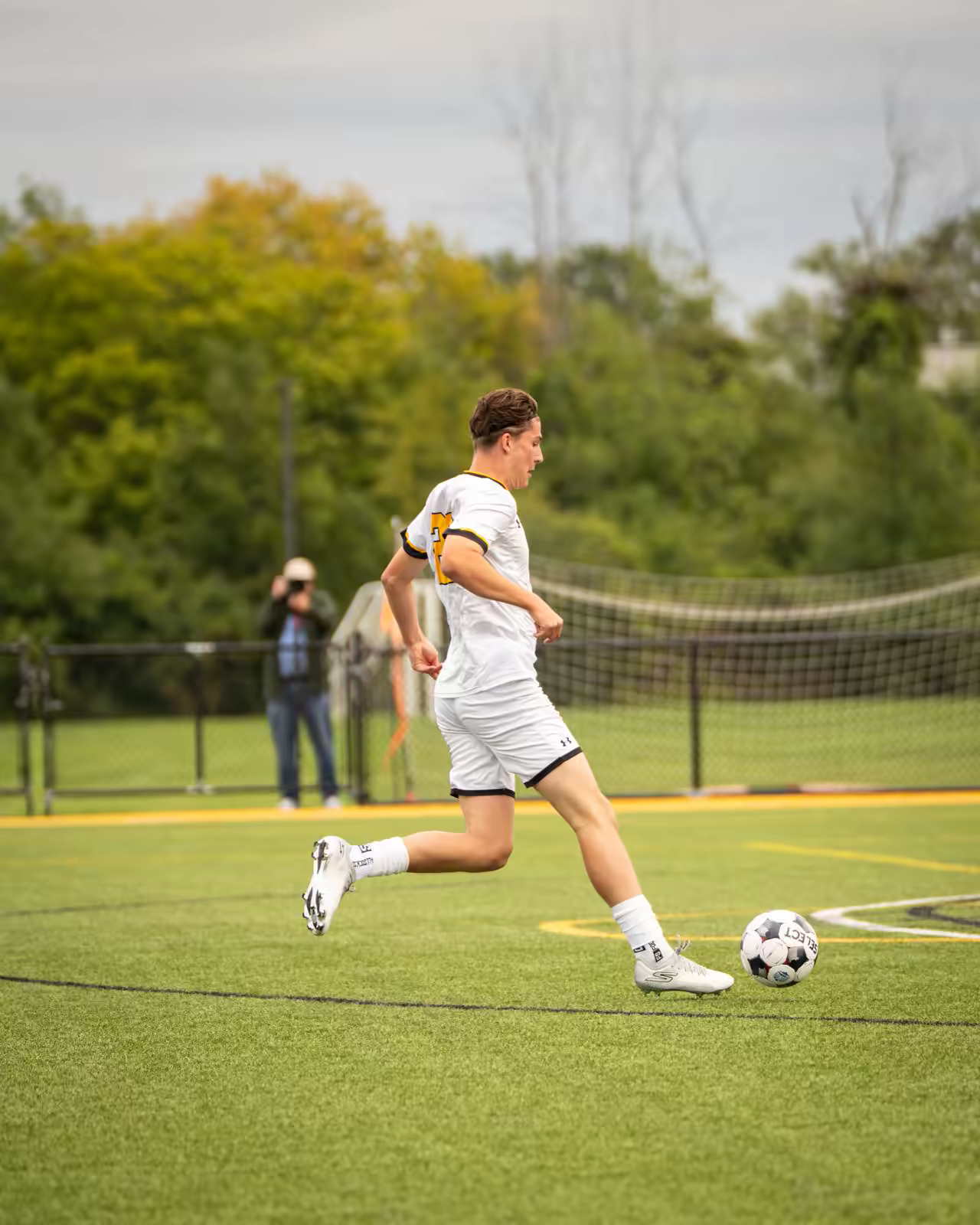 Ties Leune speelt collegevoetbal voor Monroe Community College