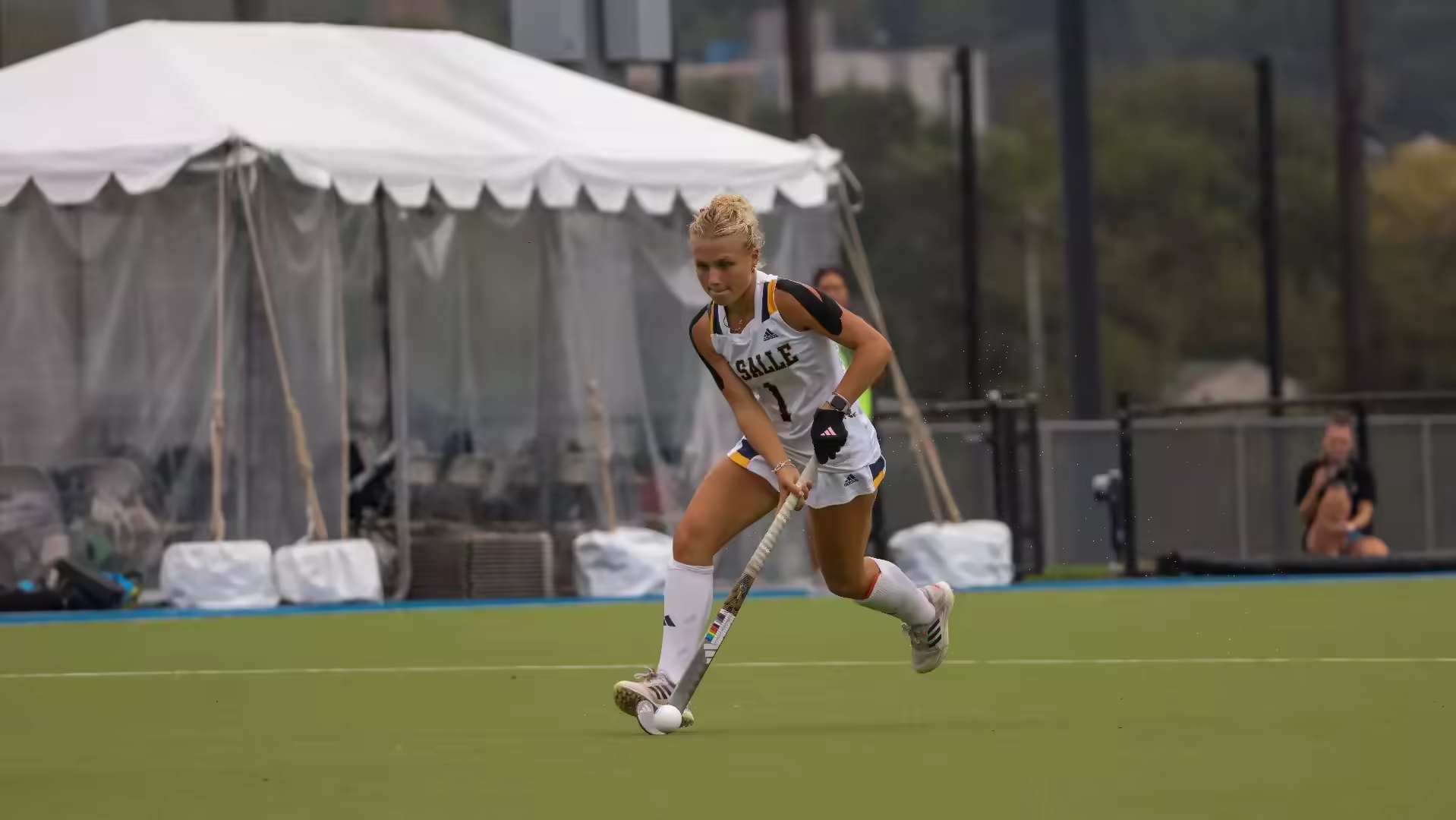 Roos Pasveer speelt collegehockey voor La Salle University