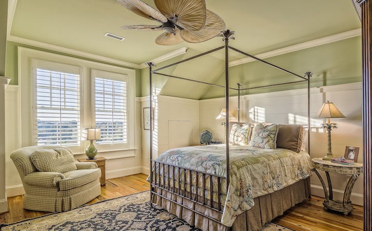 Your Bathroom Shutters Are Fighting Two Climates At Once