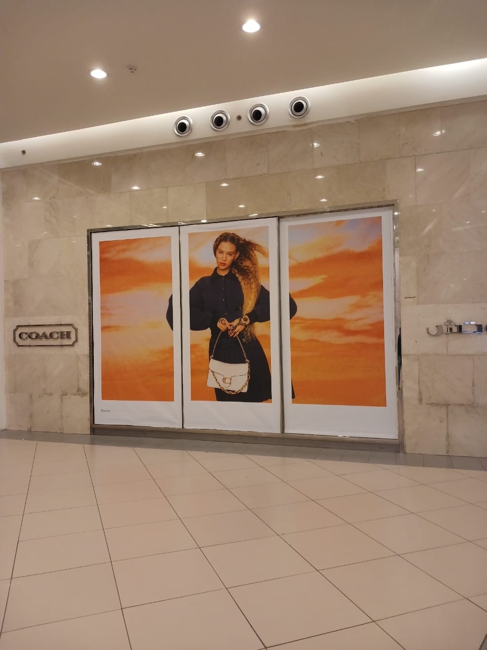 Coach: Ramadan Storefront Campaign