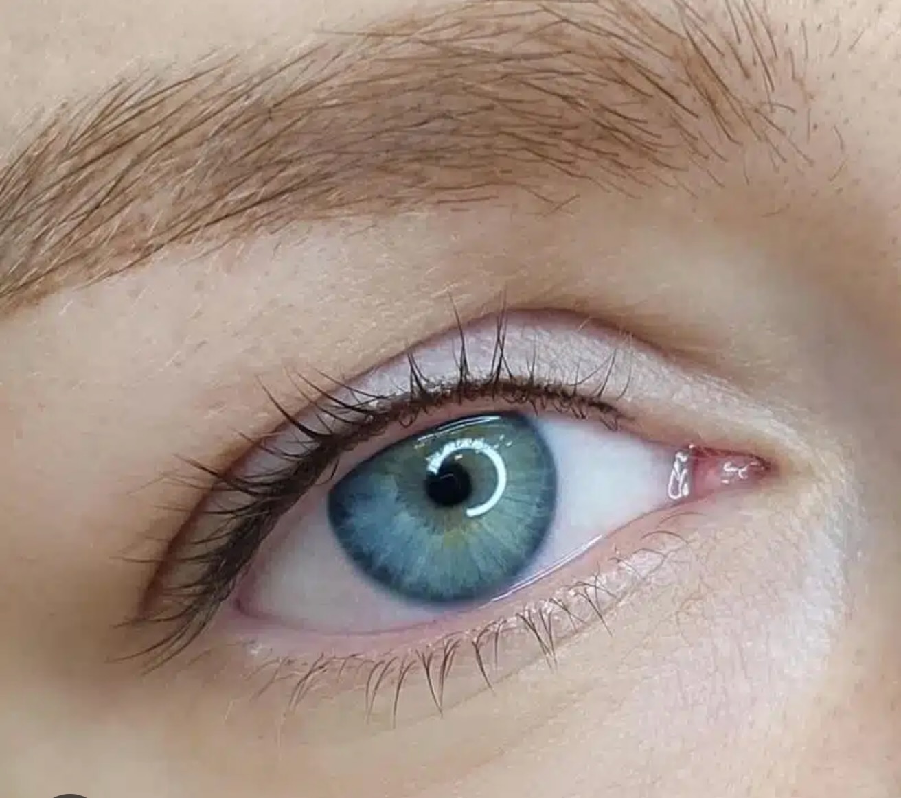 Wimpernkranzverdichtung bei Marino Cosmetics