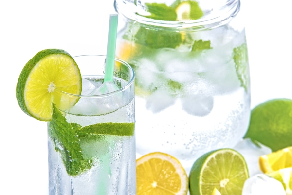 verres d’eau, hydratation, boisson,