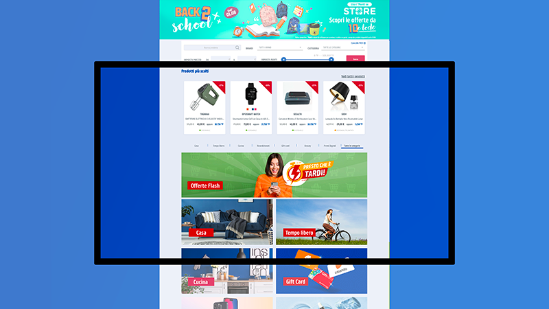 Pagina web di shopping online con offerte flash, casa, tempo libero, cucina e carte regalo.