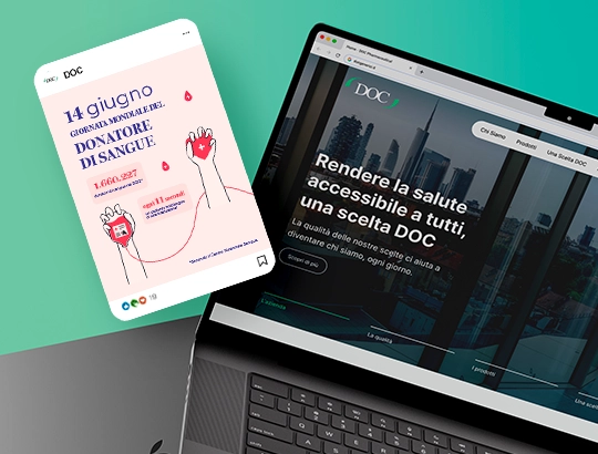 Schermo di laptop con sito DOC e smartphone con grafica su donazione di sangue e Giornata Mondiale.