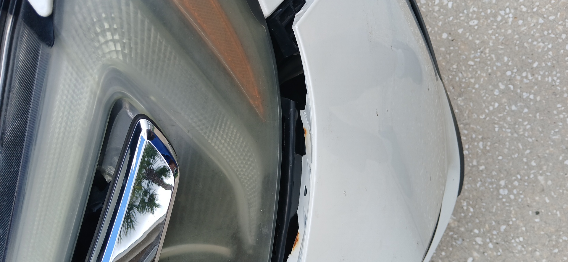 front bumper corner before repair in Land o lakes