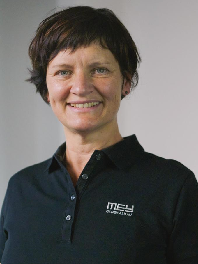 Porträt Edith Erkenbrecher, Bereichsleiterin Umbau und Modernisierung