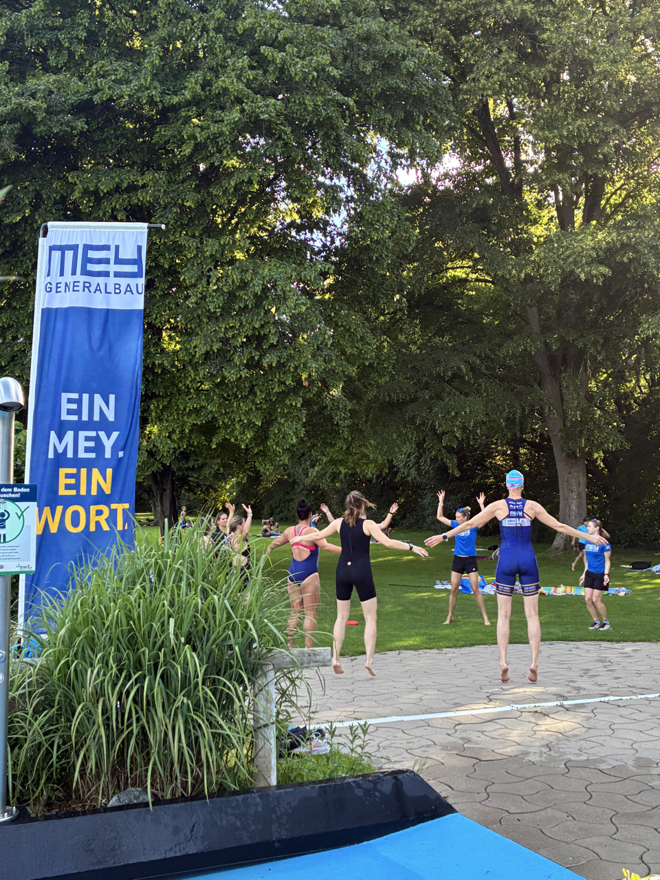 Gymnastik im Park bei den MeyDays