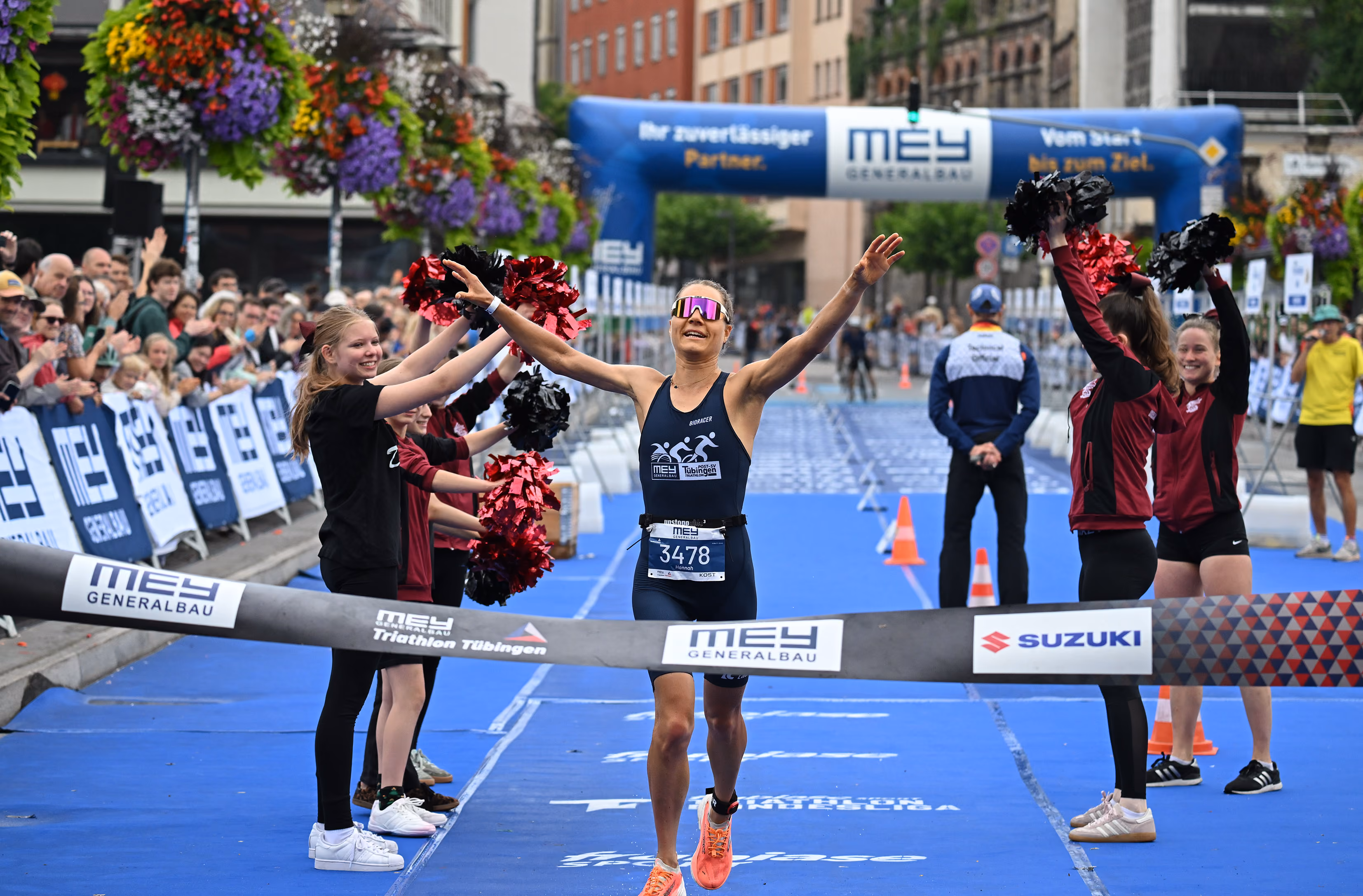 Zieleinlauf beim Mey Generalbau Triathlon Tübingen
