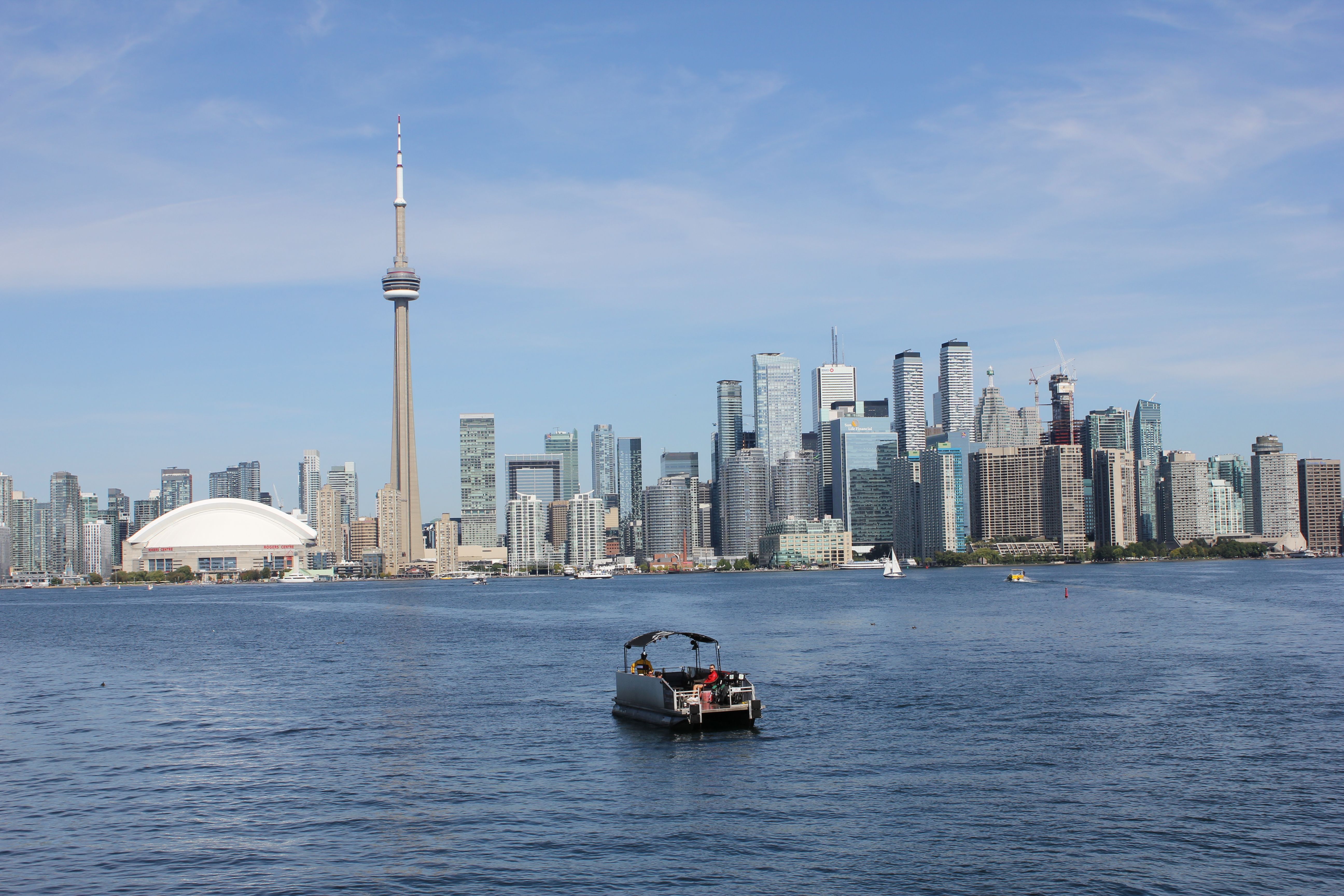 Chi Phí Định Cư Canada 2026: Cần Bao Nhiêu Tiền Để Định Cư Canada?