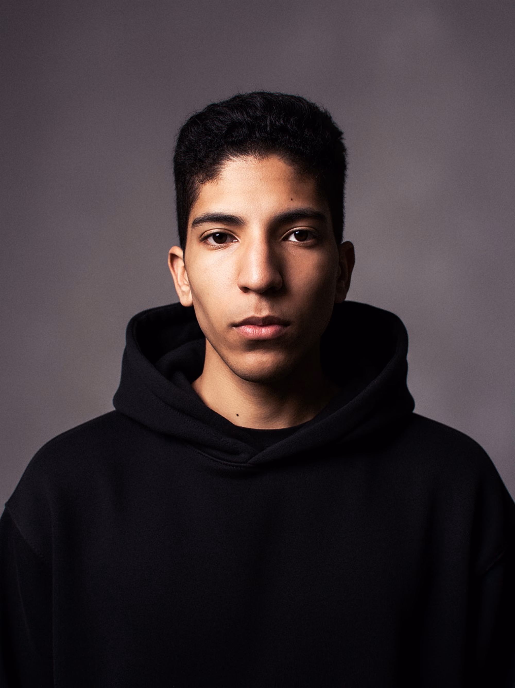 Portrait of David Diaz, founder of Satorni.