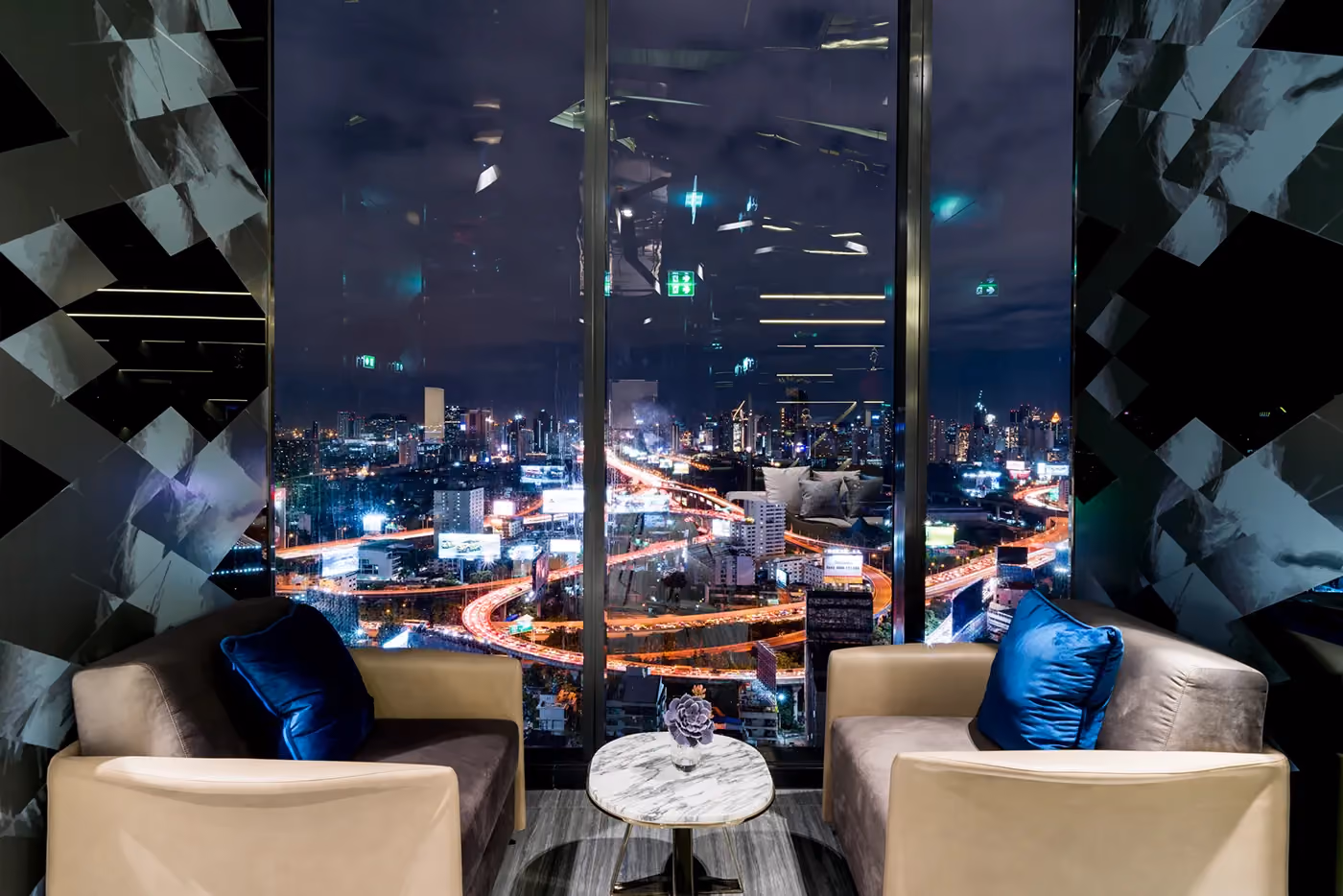 Ideo Mobi Rangnam Lounge 7