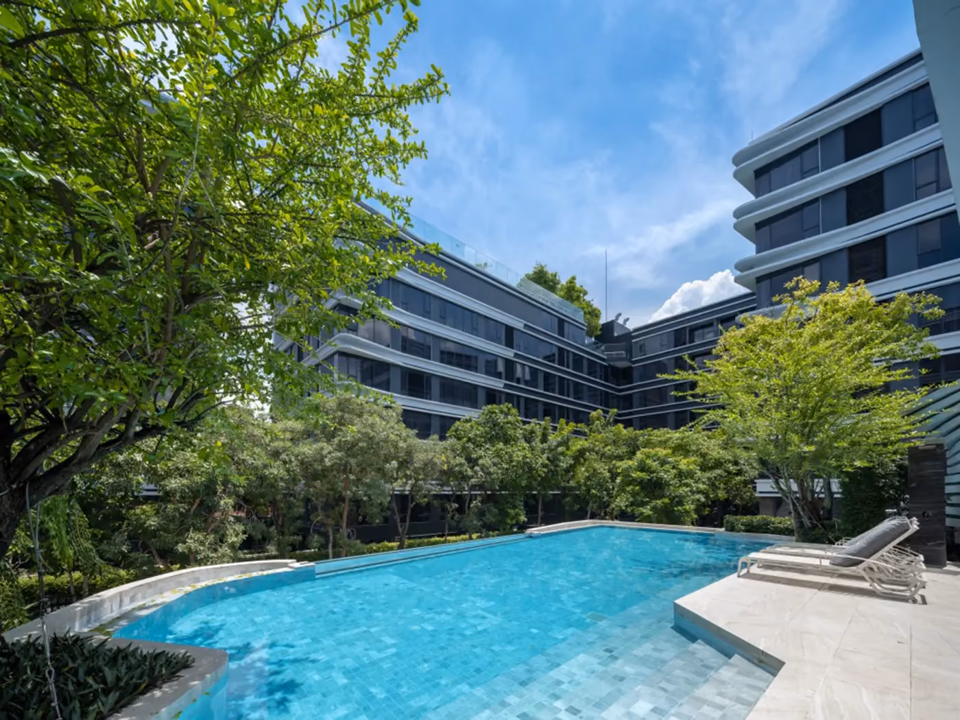 Ideo Mobi Sukhumvit 40 Pool 4