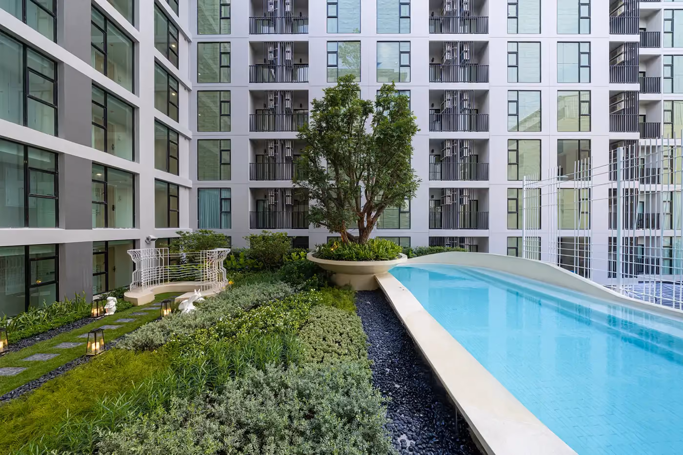 Ivory Ratchada 32 Swimming Pool 1