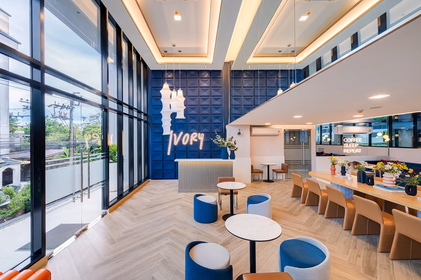 Ivory Ratchada 32 Lounge 2