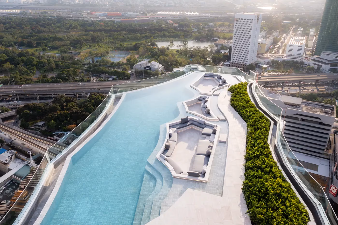 Life Ladprao Valley Swimming Pool 1