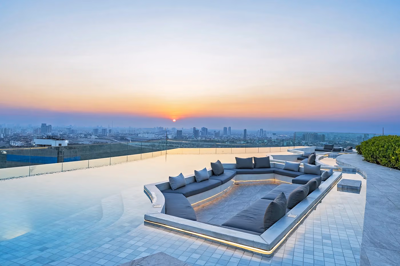 Life Ladprao Valley Swimming Pool 25