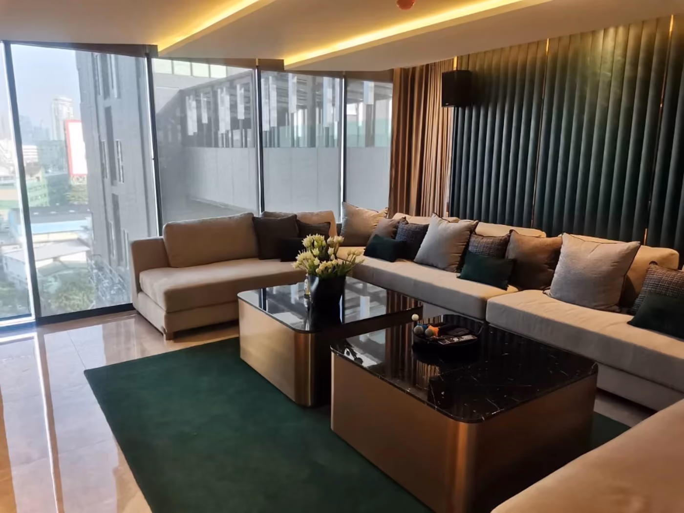 Modiz Sukhumvit 50 Lounge 1